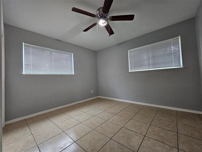 Building Photo - 1304 Glenda Dr