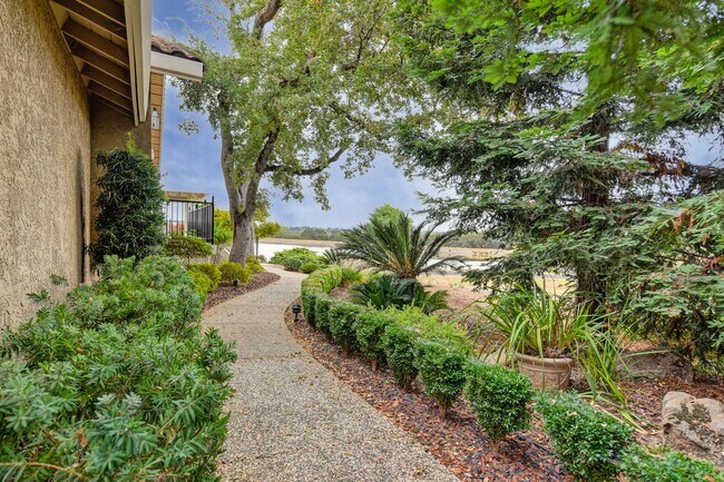 Building Photo - 6533 Chesbro Cir