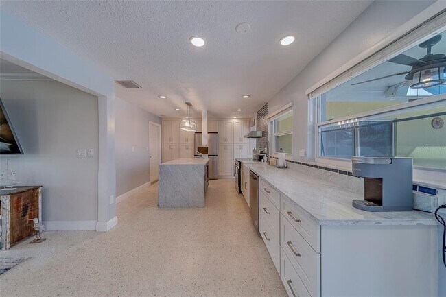 Building Photo - 115 15th St