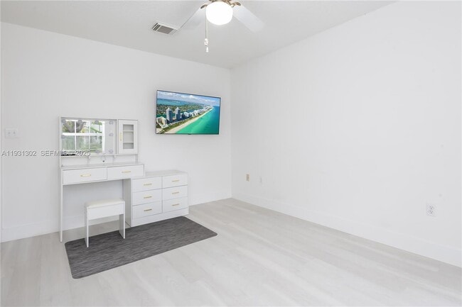 Building Photo - 1901 SW 129th Terrace