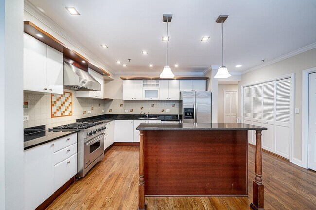 Building Photo - 84 Jefferson St