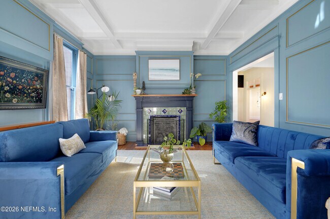 Building Photo - 290 St George St