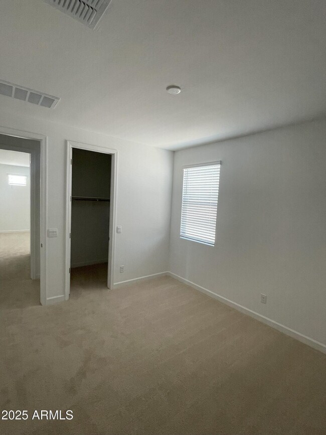 Building Photo - 7417 W Buckhorn Trail