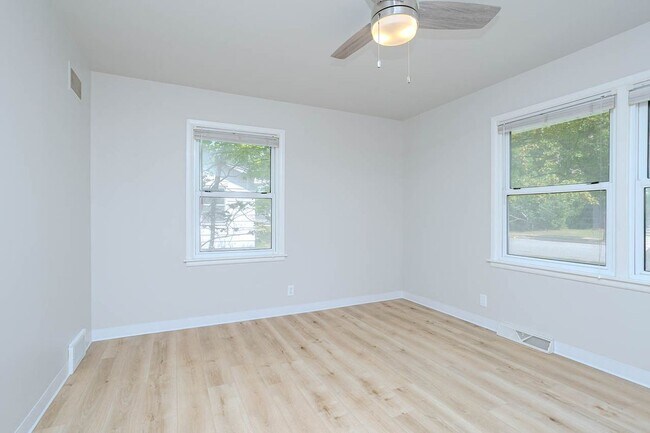 Building Photo - 1710 Burek Ave