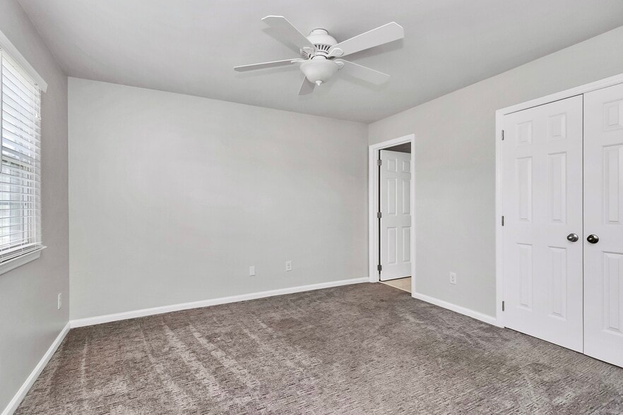 Building Photo - 9459 Kings Falls Dr