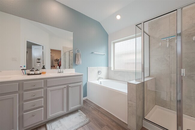 Building Photo - 506 Pecan Landing Ln