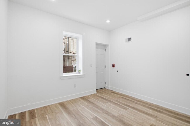 Building Photo - 349 N 62nd St
