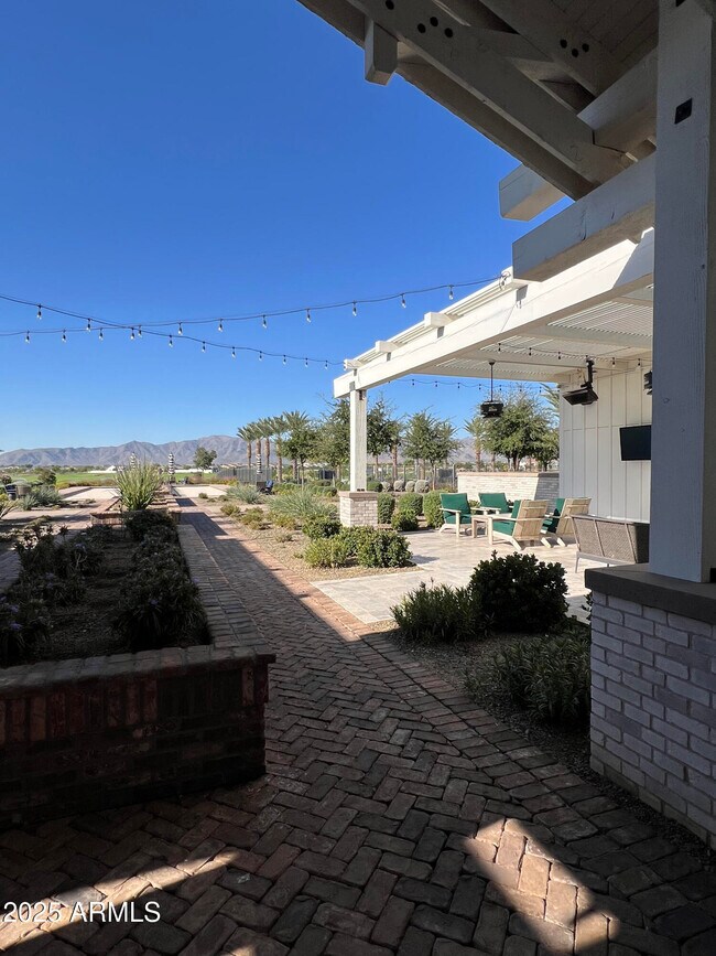 Building Photo - 11300 N Casa Dega Dr