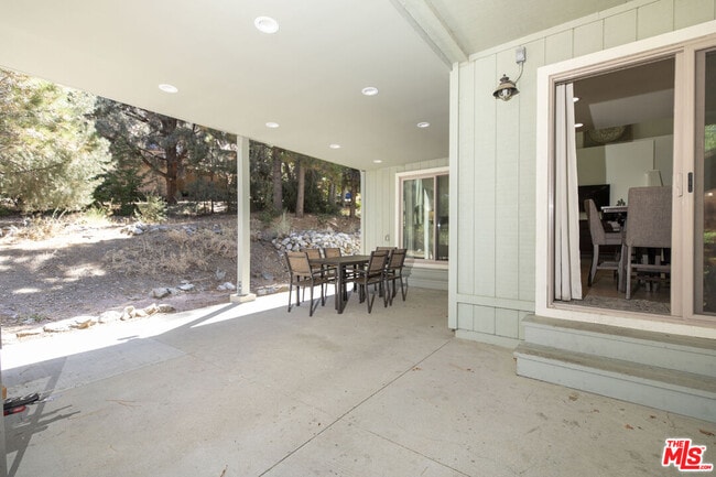 Building Photo - 1712 Woodland Dr