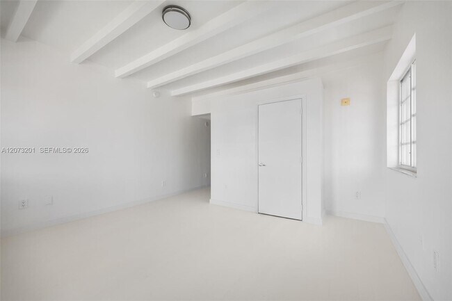 Building Photo - 3915 Meridian Ave