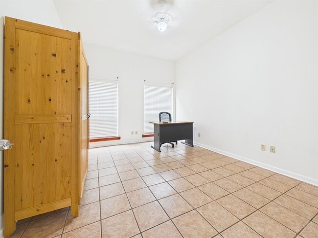 Building Photo - 109 W 38th St