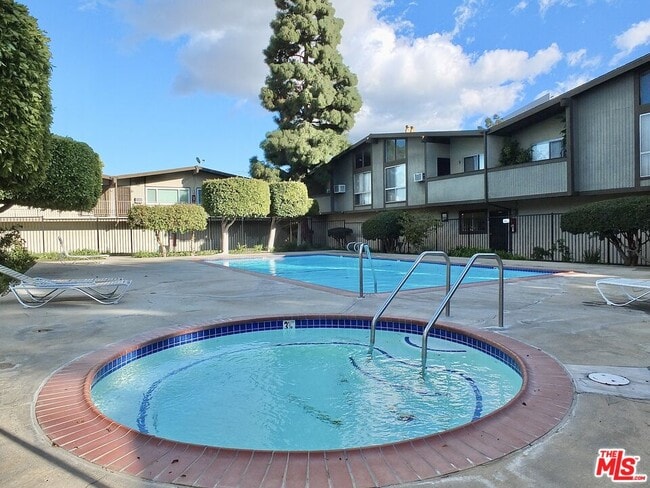 Building Photo - 826 Coriander Dr