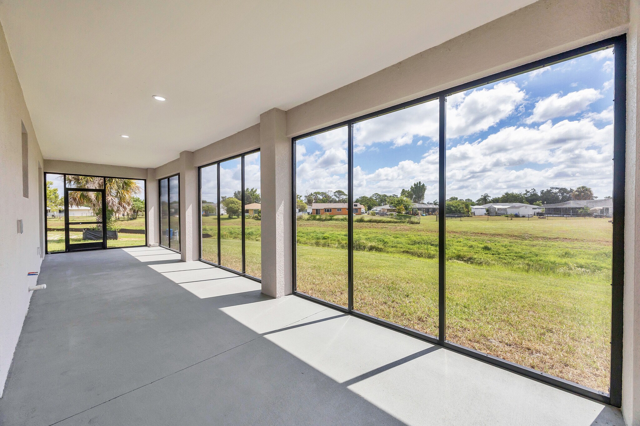 Building Photo - 7807 Chesebro Ave