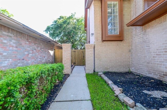 Building Photo - 8746 E Rylander Cir