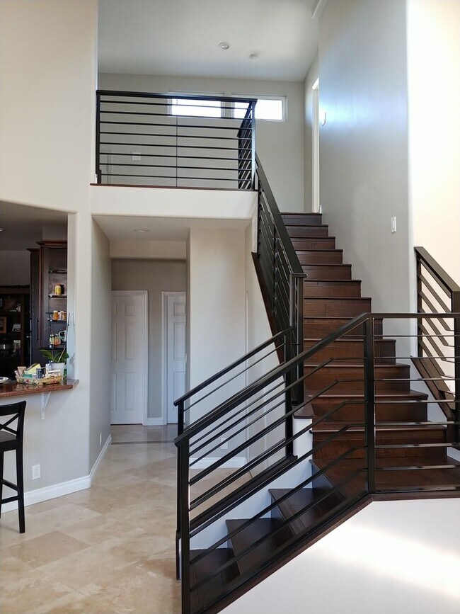 Building Photo - Spacious 6BR Home Near SDSU!