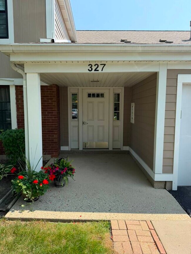 Building Photo - 327 Wildberry Ct