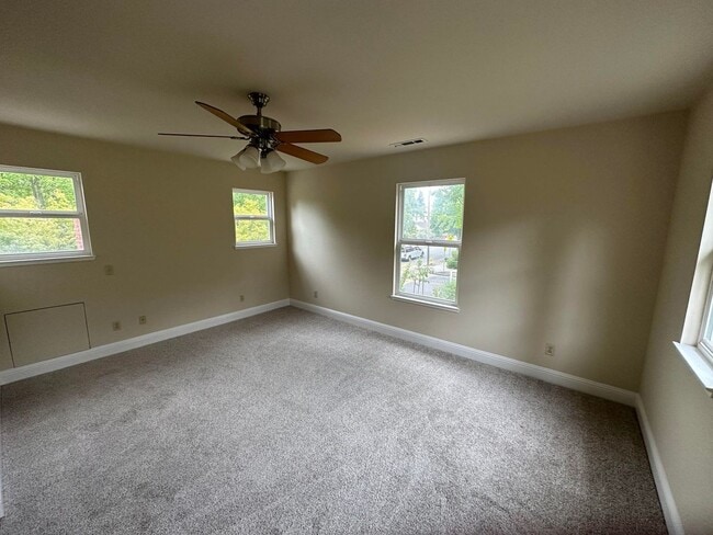 Building Photo - Stunning 4 Bedroom, 3 Bath Single Family Home with Spacious Yard - Available July 15th!
