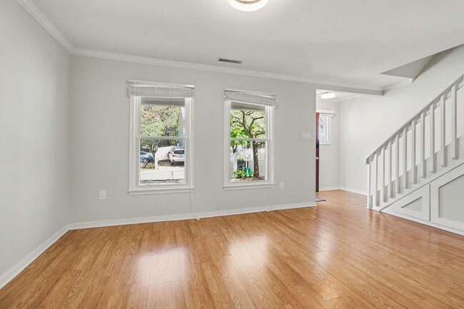 Building Photo - Updated 3 Bedroom Townhome!!! ***Available NOW***