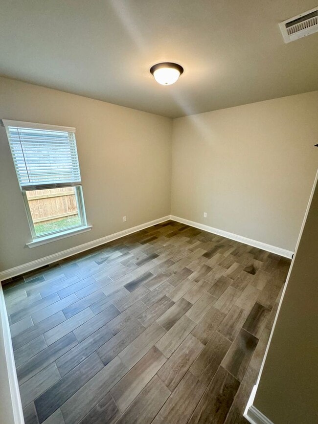 Building Photo - Canes Landing!