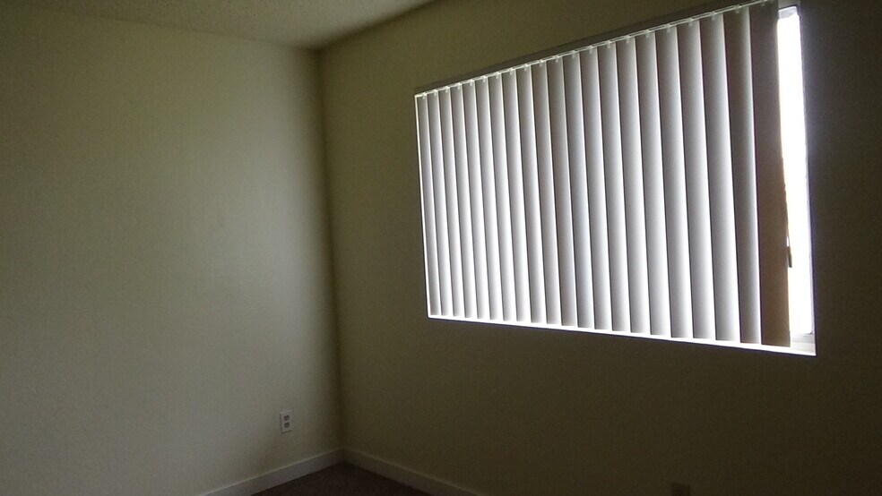Bed2 - 1117 Seabreeze Way
