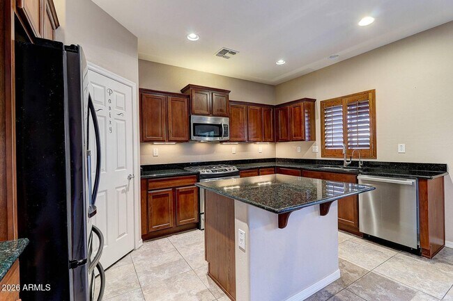 Building Photo - 2530 W Cordia Ln