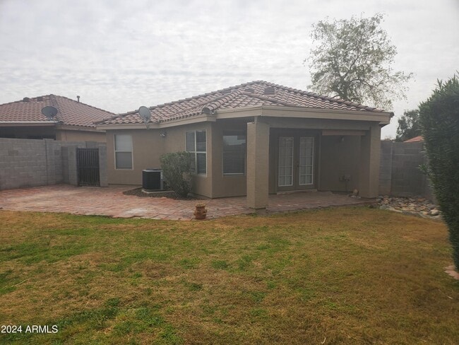 Building Photo - 10518 W Foothill Dr