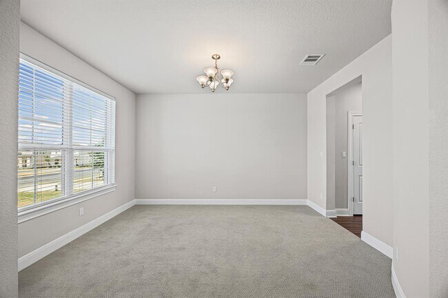 Building Photo - 187 Glass Mountains Wy