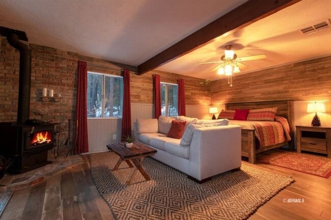 Building Photo - FURNISHED RENTAL FOR LEASE OR SALE