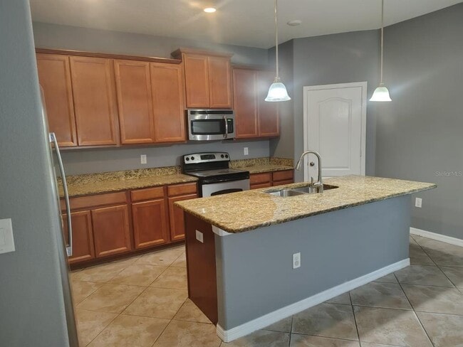 Building Photo - 2288 Grantham Ave