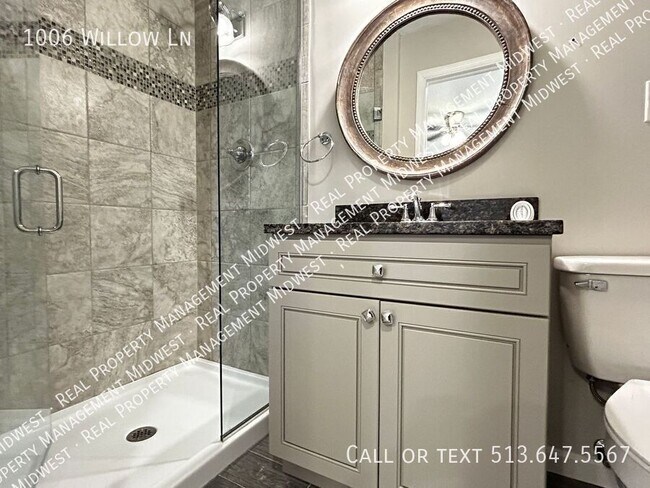 Building Photo - 1006 Willow Ln