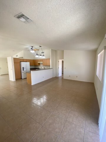 Building Photo - FOR RENT