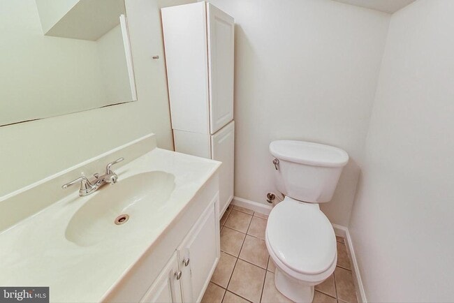 Building Photo - 1749 L St NE