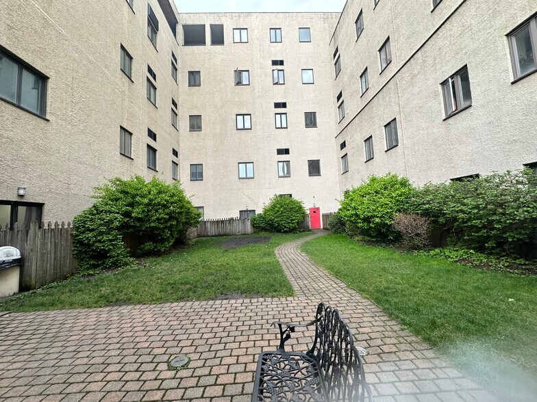 Building Photo - 75 Liberty Ave