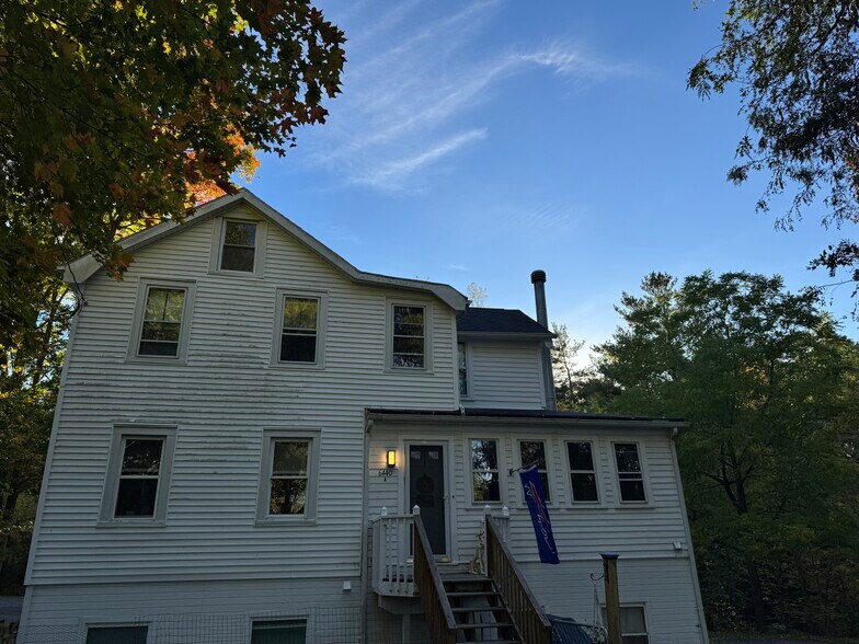 Building Photo - 6440 Seneca St