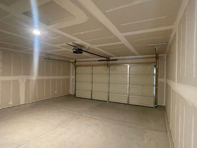 Building Photo - 2446 River Valley Cir