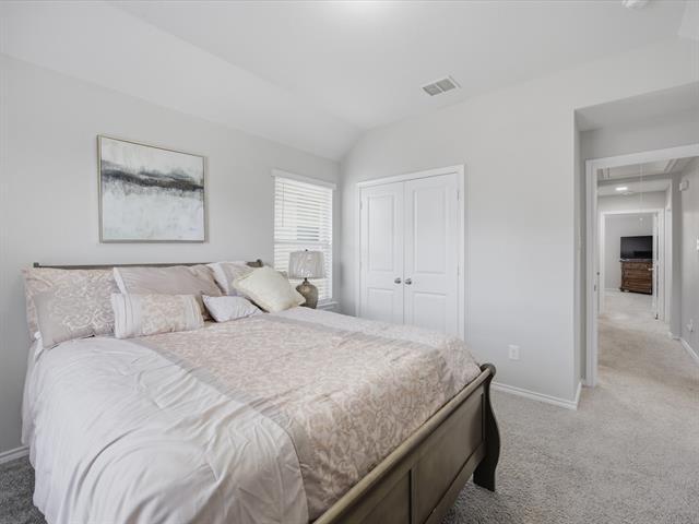 Building Photo - 420 Milverton Dr