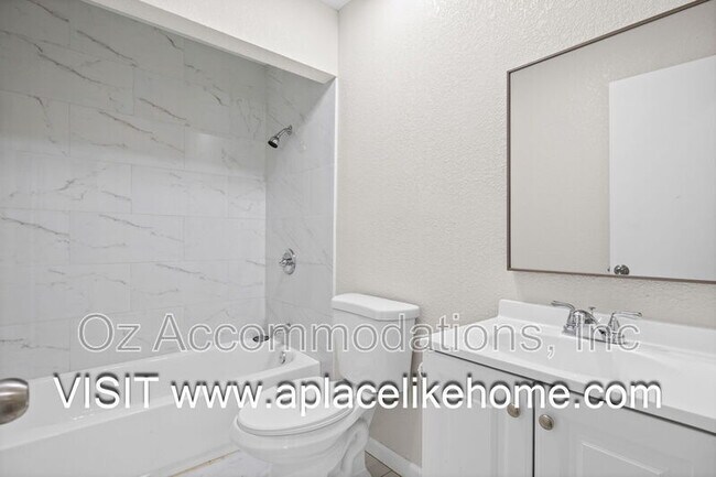Building Photo - 13909 Falkirk Cir