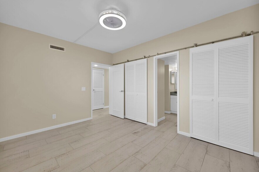 Building Photo - 601 1st St S