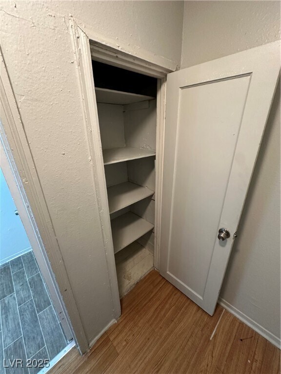 Building Photo - 622 W McWilliams Ave