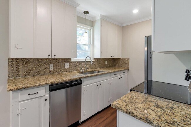 Building Photo - 4821 Humber Dr
