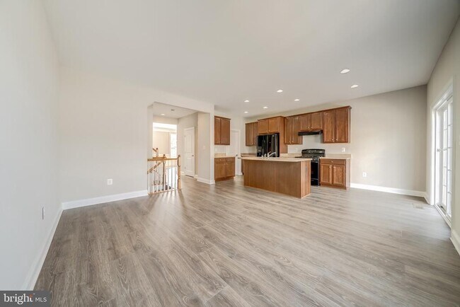 Building Photo - 15970 Greymill Manor Dr