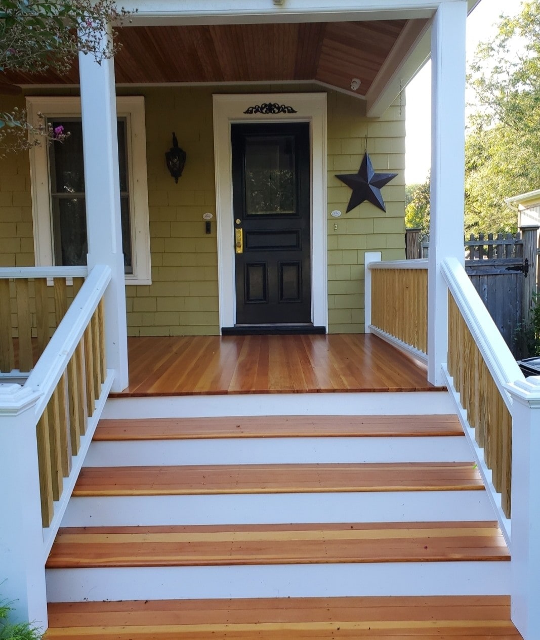 Entrance way (front door) - 78 S Carll Ave