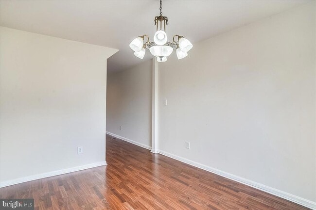 Building Photo - 8830 Thomas Lea Terrace