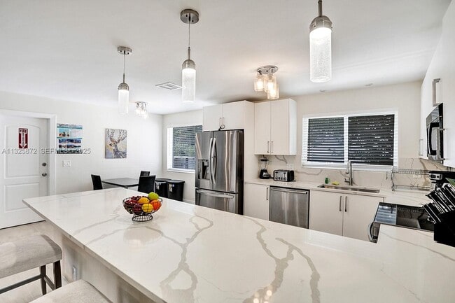 Building Photo - 1018 Adams St