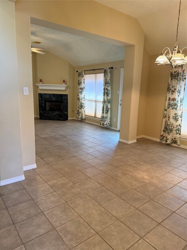 Building Photo - 10522 Torrey Pines Dr