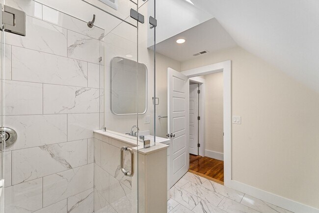 Building Photo - 29 Sylvan St