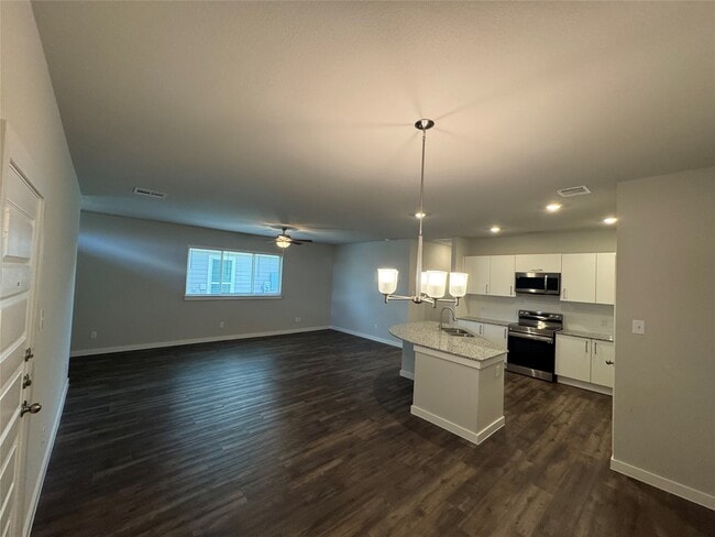 Building Photo - 9906 Grosbeak Ln