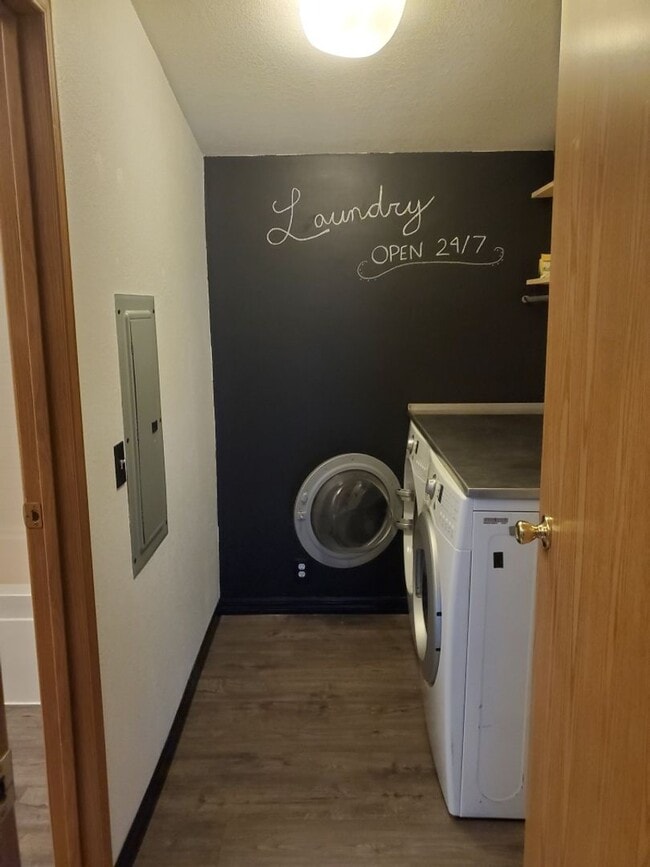 Building Photo - Nice One Level Single Family Home Located in a quiet Cul-de-sac!  Water & sewer is Included !