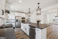 Building Photo - 9410 Pacific Elm St