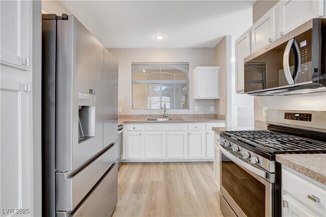 Building Photo - 1713 Sky of Red Dr